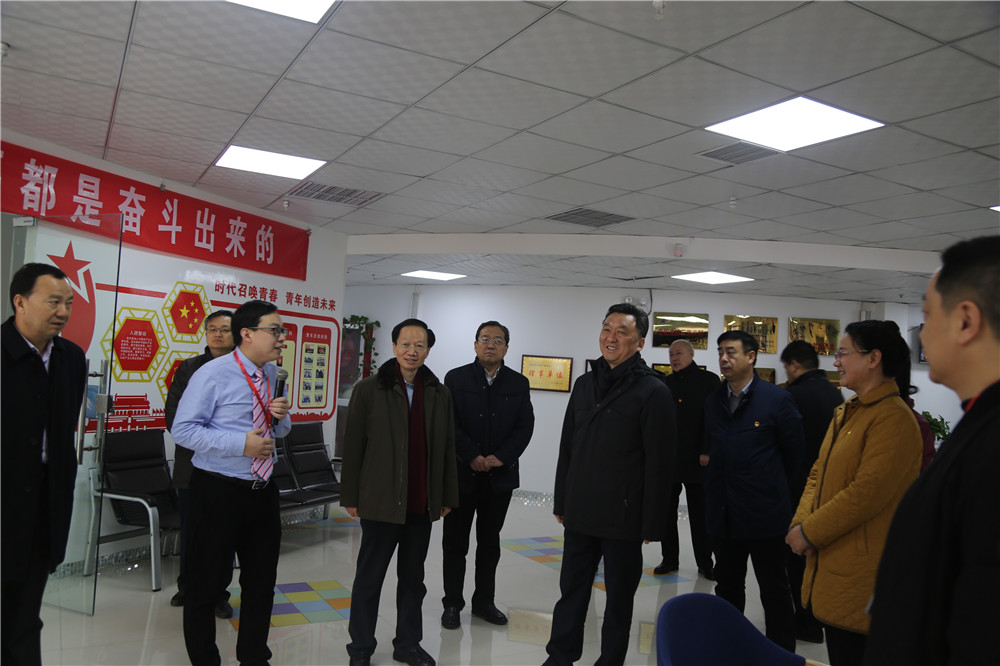 熱烈歡迎全國(guó)總工會(huì)副主席，書記處書記魏地春及省總工會(huì)王保存主席一行蒞臨安陽(yáng)青峰網(wǎng)絡(luò)參觀指導(dǎo)